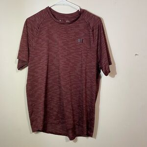 Under Armour Mens Large‎ Tech Tee Burgundy Dri Fit T-shirt w/black gray pattern